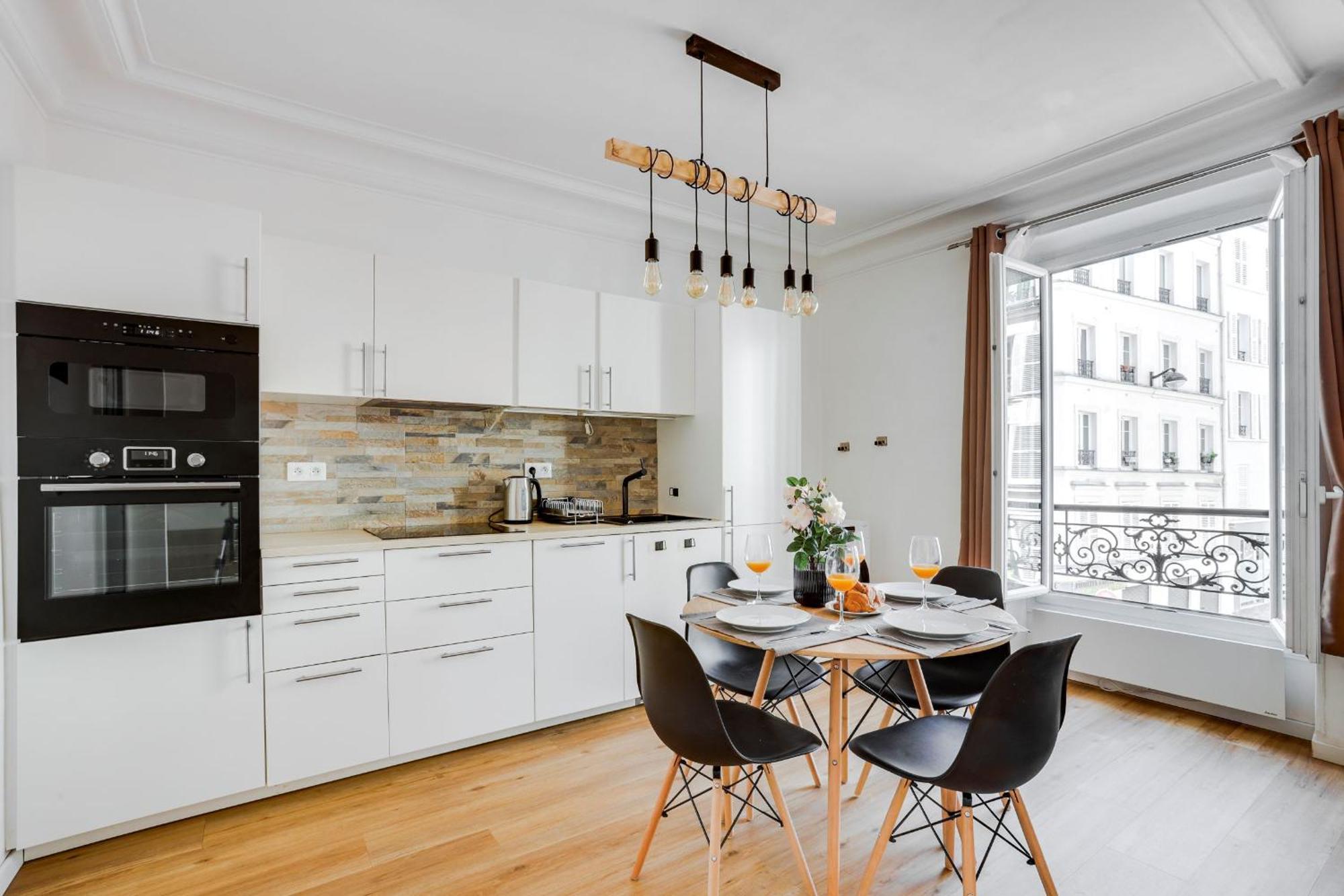 פריז Montmartre & Sacre-Coeur - 2Br - Cityapartmentstay מראה חיצוני תמונה